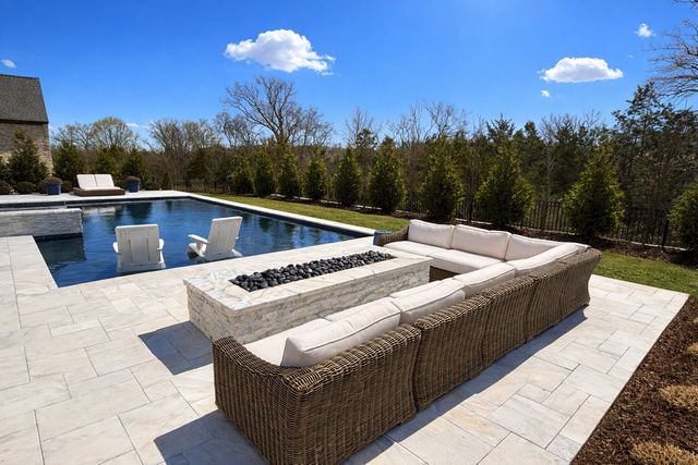 1702 Southwick Dr, Brentwood, TN 37027