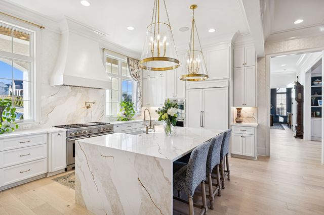 1702 Southwick Dr, Brentwood, TN 37027