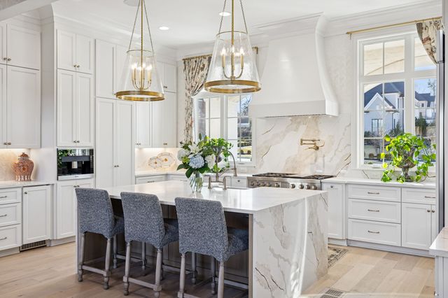 1702 Southwick Dr, Brentwood, TN 37027