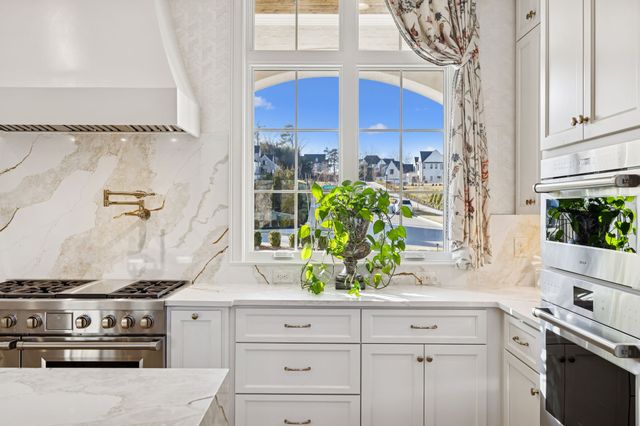 1702 Southwick Dr, Brentwood, TN 37027