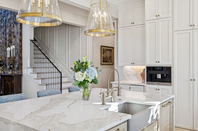 1702 Southwick Dr, Brentwood, TN 37027