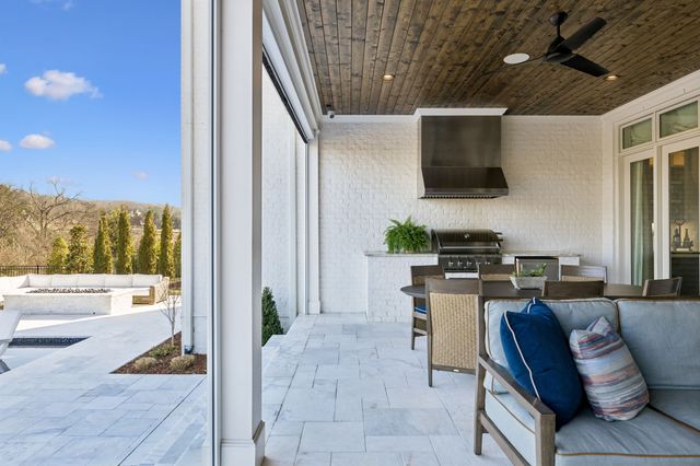 1702 Southwick Dr, Brentwood, TN 37027