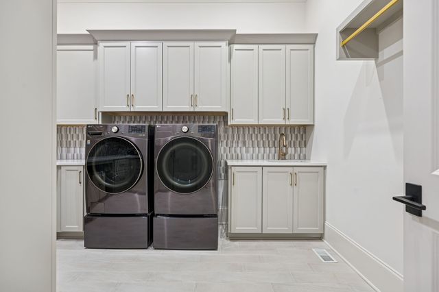 1702 Southwick Dr, Brentwood, TN 37027