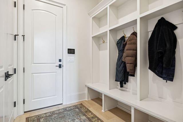 1702 Southwick Dr, Brentwood, TN 37027