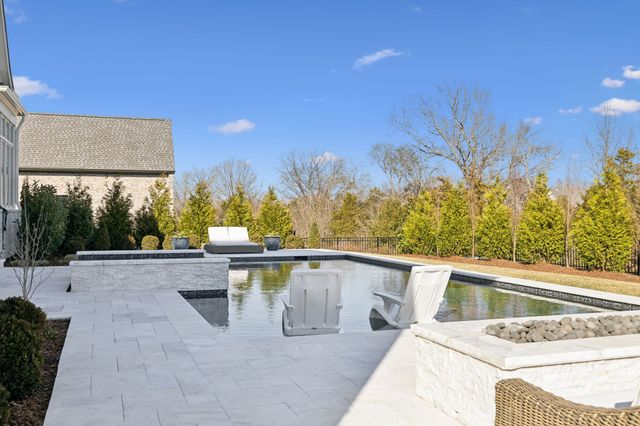 1702 Southwick Dr, Brentwood, TN 37027