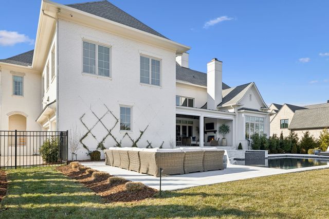 1702 Southwick Dr, Brentwood, TN 37027