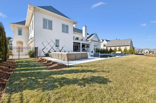 1702 Southwick Dr, Brentwood, TN 37027