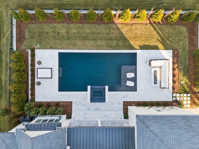 1702 Southwick Dr, Brentwood, TN 37027