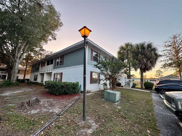 8200 FAIRWAYS CIRCLE B102, Ocala, FL 34472