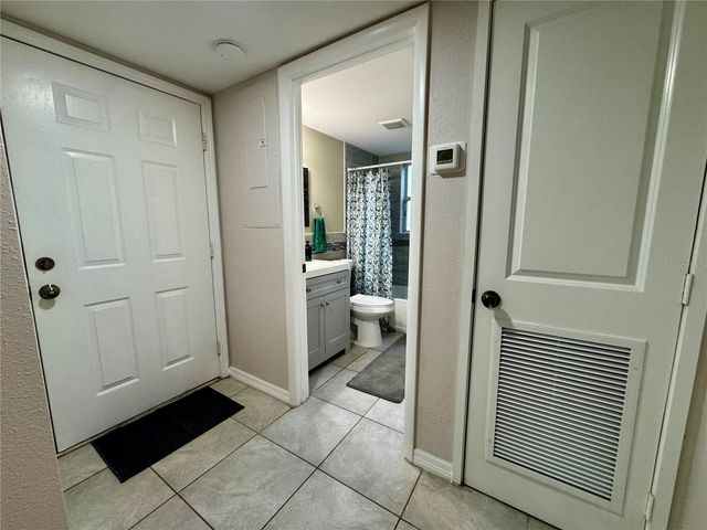 8200 FAIRWAYS CIRCLE B102, Ocala, FL 34472