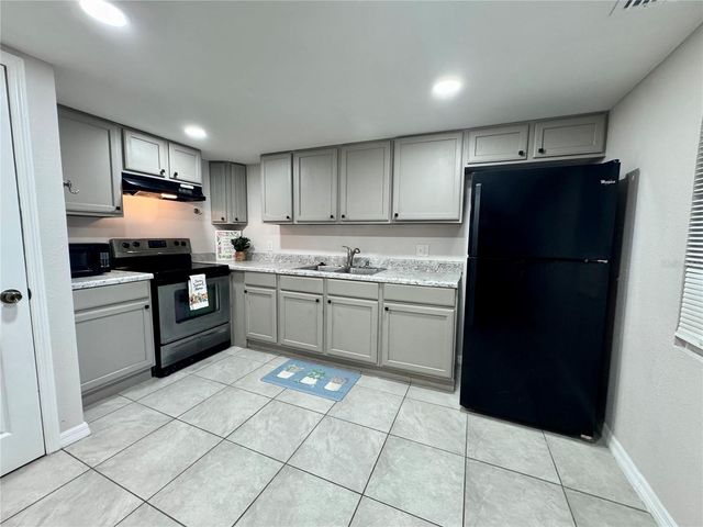 8200 FAIRWAYS CIRCLE B102, Ocala, FL 34472