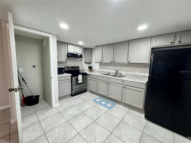 8200 FAIRWAYS CIRCLE B102, Ocala, FL 34472