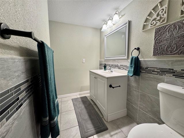 8200 FAIRWAYS CIRCLE B102, Ocala, FL 34472