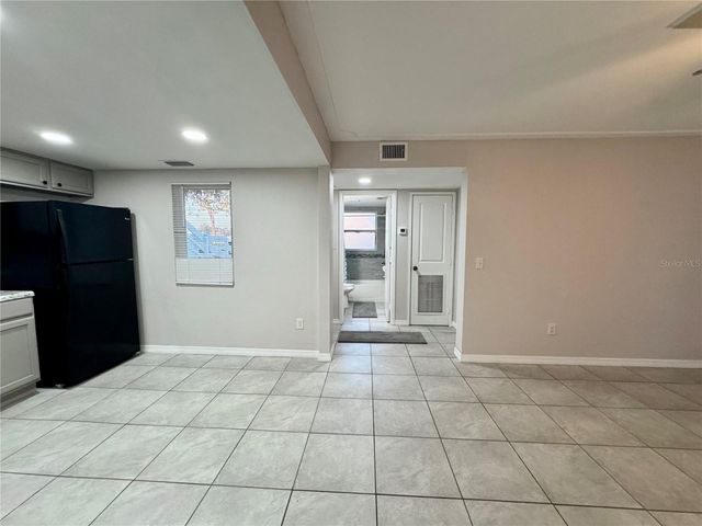 8200 FAIRWAYS CIRCLE B102, Ocala, FL 34472