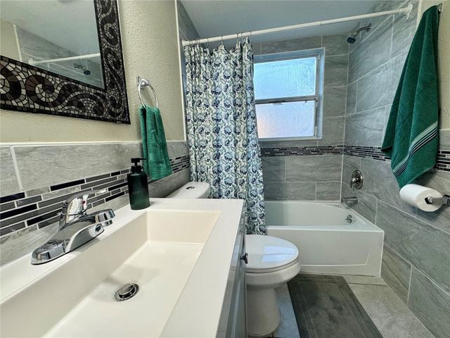 8200 FAIRWAYS CIRCLE B102, Ocala, FL 34472