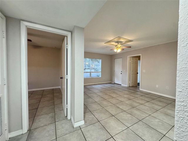 8200 FAIRWAYS CIRCLE B102, Ocala, FL 34472