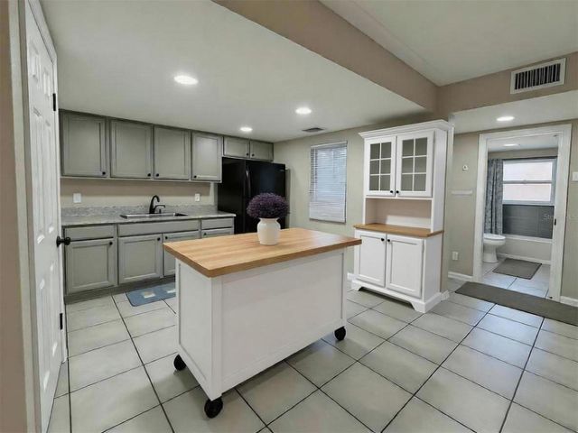 8200 FAIRWAYS CIRCLE B102, Ocala, FL 34472