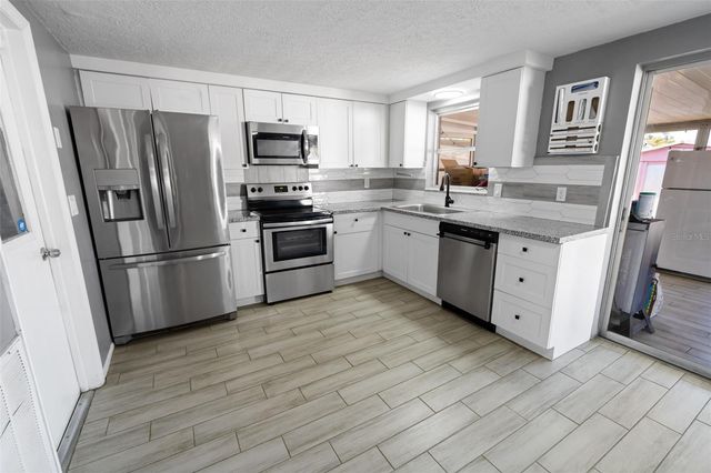 3811 CEDARWOOD DRIVE, Holiday, FL 34691