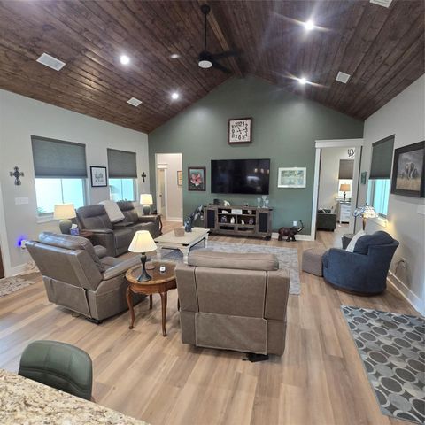 111 Bluegill Drive, Shepherd, TX 77371