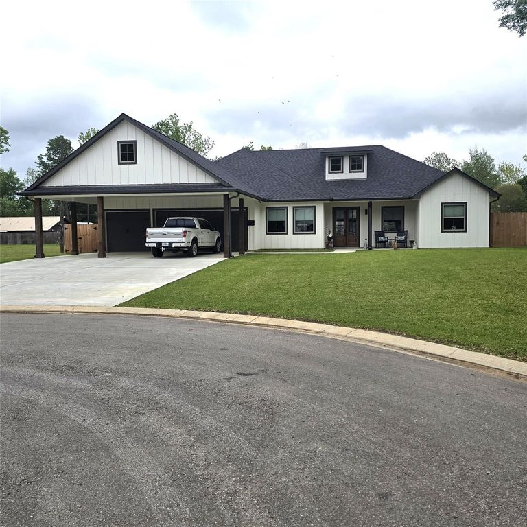 111 Bluegill Drive, Shepherd, TX 77371