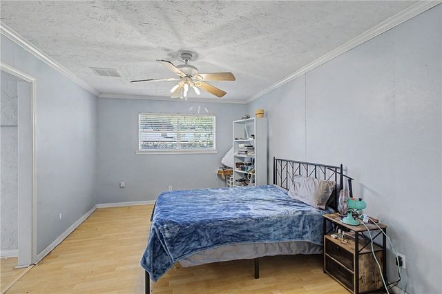 1302 Austin Avenue, College Station, TX 77845