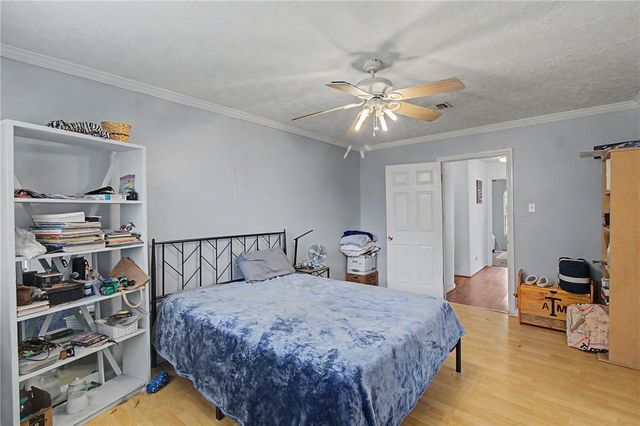 1302 Austin Avenue, College Station, TX 77845