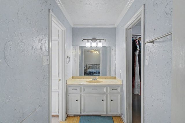 1302 Austin Avenue, College Station, TX 77845