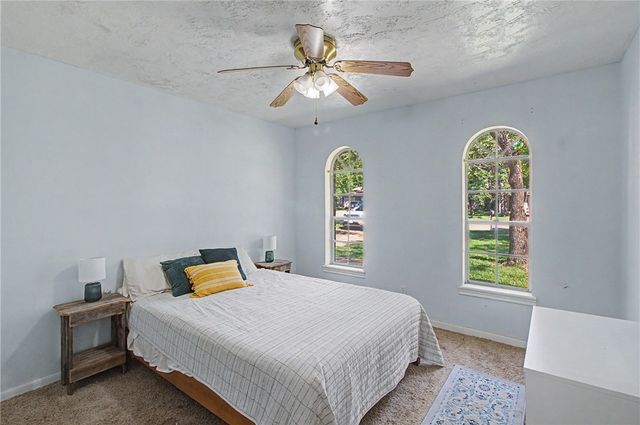 1302 Austin Avenue, College Station, TX 77845