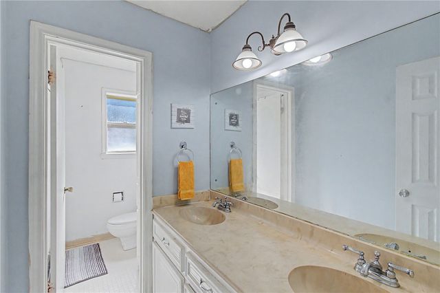 1302 Austin Avenue, College Station, TX 77845