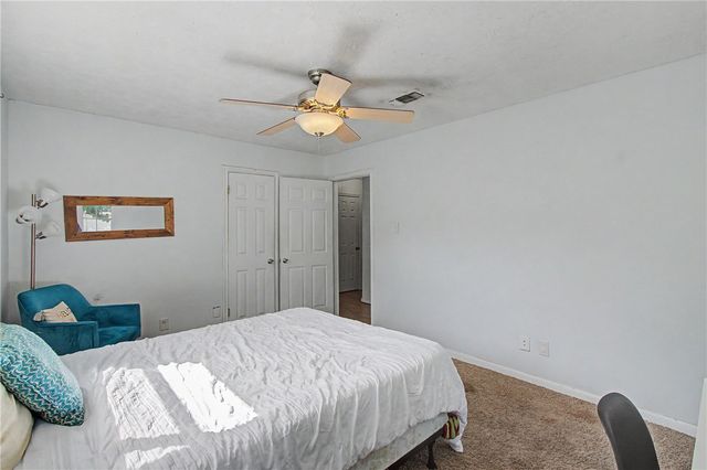 1302 Austin Avenue, College Station, TX 77845
