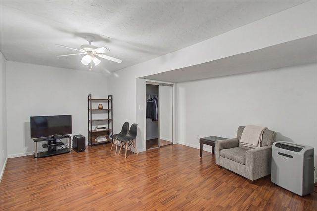 1302 Austin Avenue, College Station, TX 77845