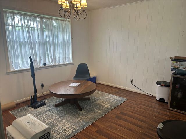 1302 Austin Avenue, College Station, TX 77845