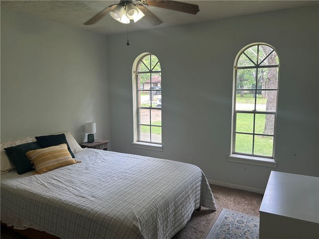1302 Austin Avenue, College Station, TX 77845