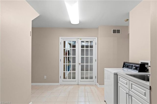 5132 Huntcliff Trail, Winston-salem, NC 27104