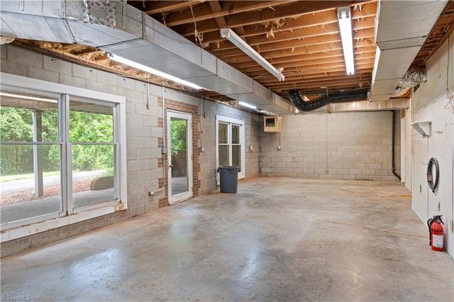 5132 Huntcliff Trail, Winston-salem, NC 27104