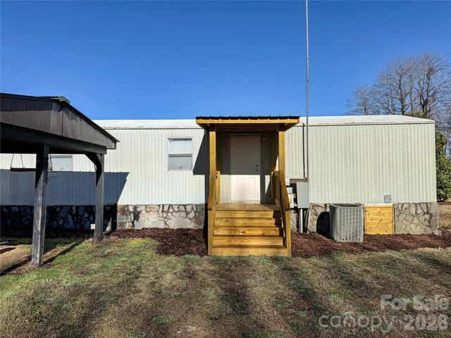 7555 Palm Tree Drive, Vale, NC 28168