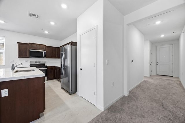 603 N Filbert Avenue, Fresno, CA 93727