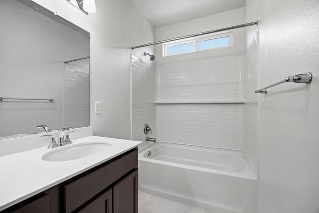 603 N Filbert Avenue, Fresno, CA 93727