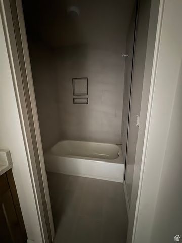 2524 W 2950 N, Farr West, UT 84404