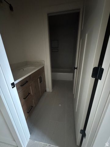 2524 W 2950 N, Farr West, UT 84404