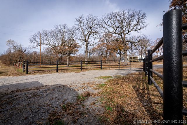 44463 W 166th Street S, Bristow, OK 74010