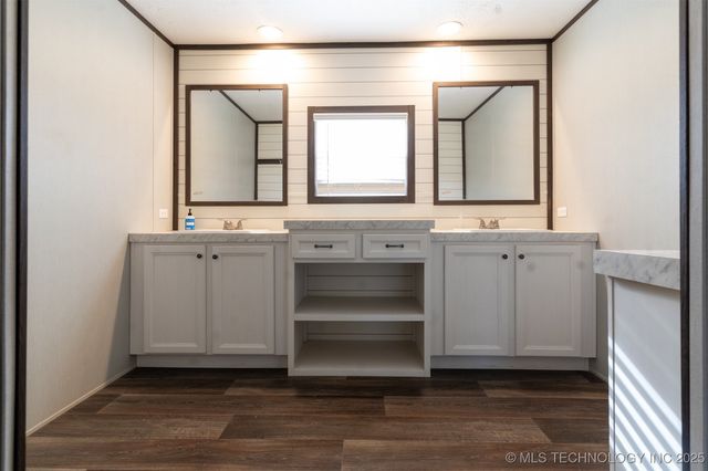 44463 W 166th Street S, Bristow, OK 74010