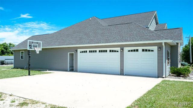 3215 Timber Ridge Road, Palmyra, MO 63461