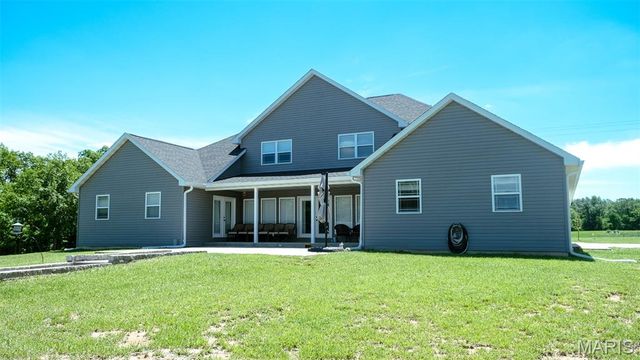 3215 Timber Ridge Road, Palmyra, MO 63461