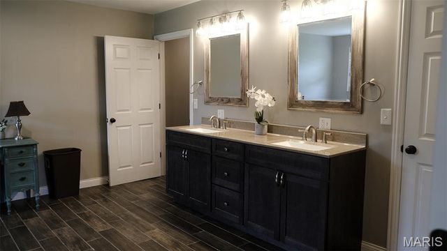 3215 Timber Ridge Road, Palmyra, MO 63461