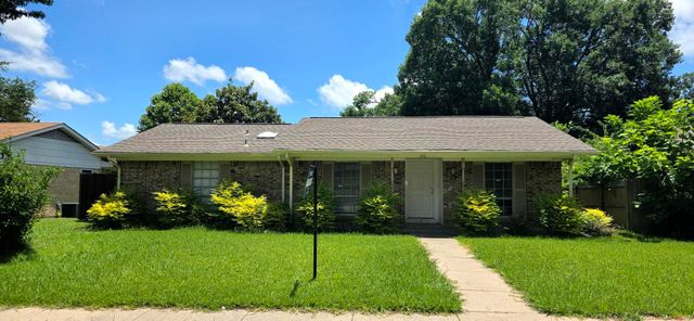 1018 Rockledge Drive, Garland, TX 75043