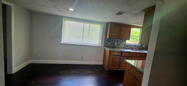 1018 Rockledge Drive, Garland, TX 75043