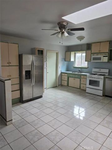 2285 La Verne, Oceano, CA 93445