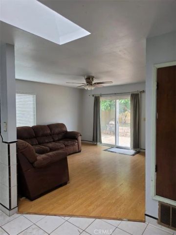 2285 La Verne, Oceano, CA 93445