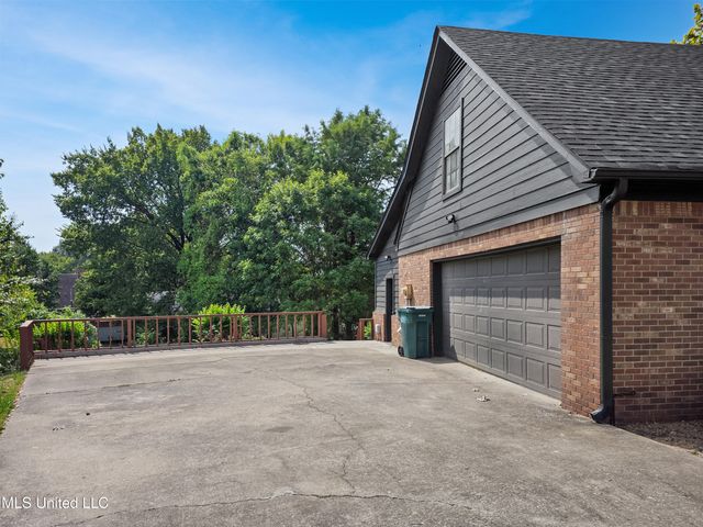 353 Plum Point Cove, Southaven, MS 38671